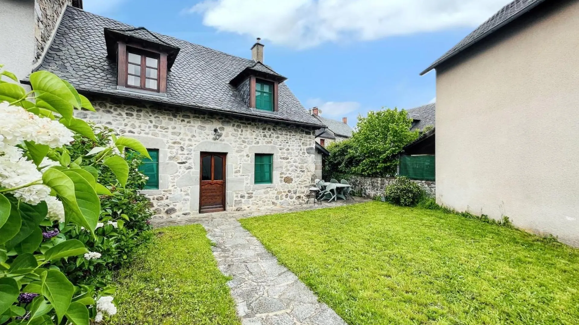 Maison Cosy A Lanobre + Jardin